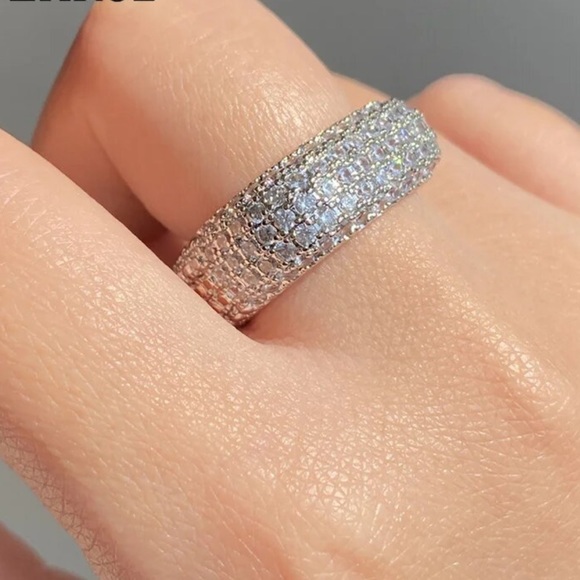 Circular ring - Picture 4 of 5